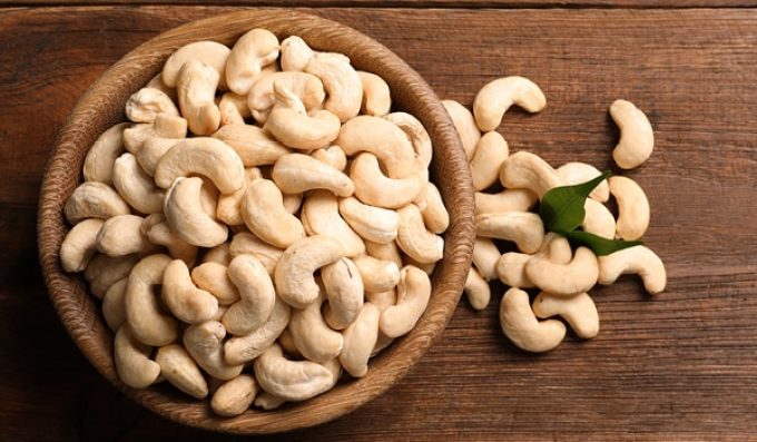 The benefits of cashew nuts for men are numerous
